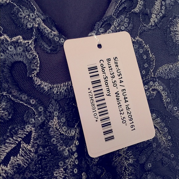 NEW WITH TAGS Beautiful floor length gown - Picture 6 of 6